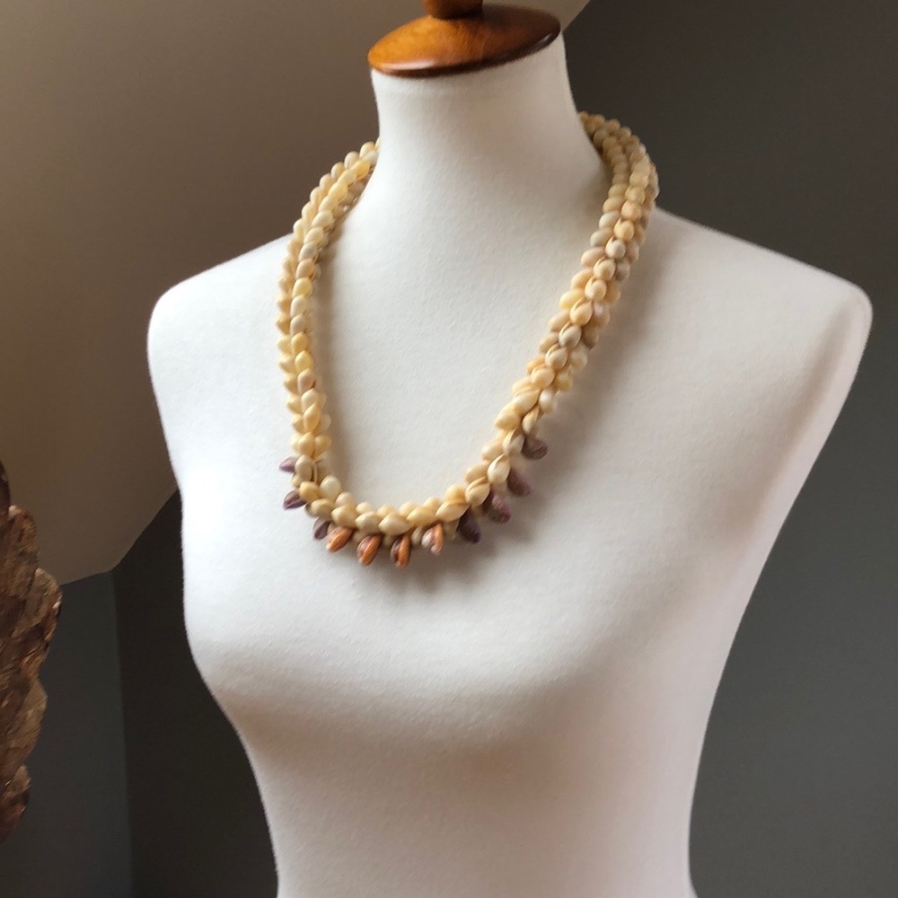 Raratonga Pupu Woven Shell Tahitian Lei Necklace - Picture 16 of 16